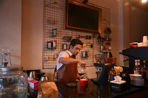 Tenggarong Indonesia Mei 2017 Handsome Barista Cafe Coffee