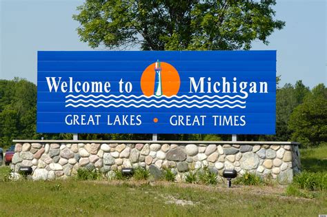 Welcome To Michigan Sign At State Border Odd Job Nation