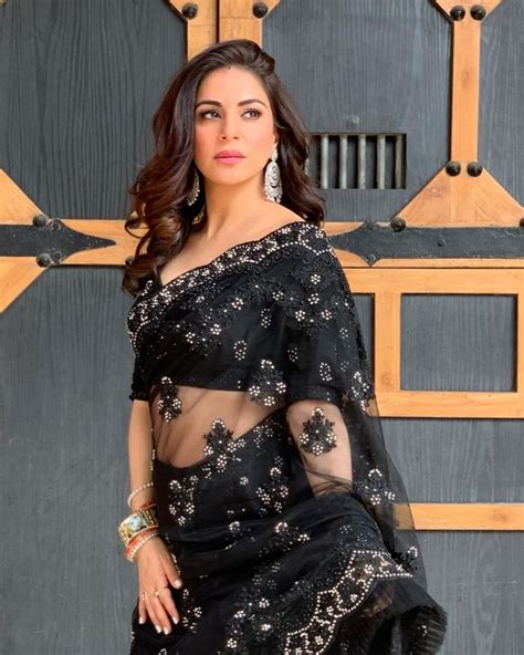 Kundali Bhagya Star Shraddha Arya Teases Fans With Her Sexy Pictures