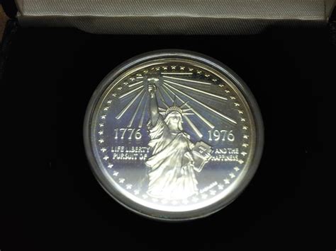 1976 Silver National Bicentennial Medal 1 0z