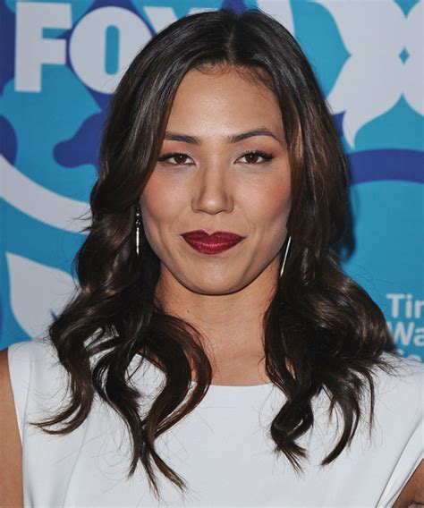 Michaela Conlin Hairstyles And Haircuts Celebrities