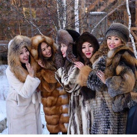 Pin By Jamand On Asian Woman In 2020 Fur Hood Coat Fur Coats Women Fur
