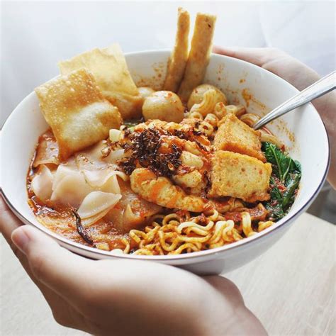 Penggemar seblak harus mencicipi seblak seafood ini. Huahh! 20 Seblak Pedas Nampol Ada di Sini - Foto 12