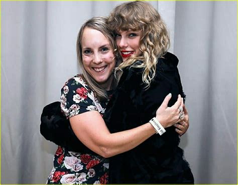 Taylor Swift Fans Share Fun Photos From London Secret Session Photo