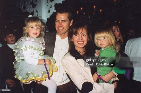 Actress Noelle Beck Of Tv Series Loving W Her Husband And Two Young