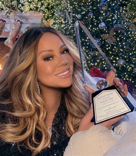 Mariah Careys All I Want For Christmas Is You Makes History Riaa