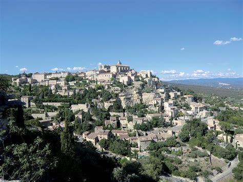 Découvrez Gordes Vaucluse Lun Des Plus Beaux Villages De France