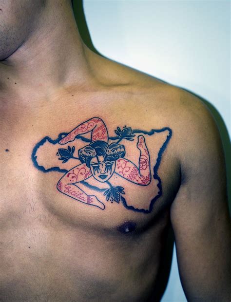 Sicilia Trinacria Dotwork Tattoo Medusa Tattoo I Tattoo Small Tattoos Cool Tattoos Italian