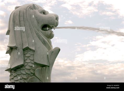 Famous Landmarks Singapore Merlion Hi Res Stock Photography And Images