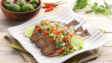 * 1 ekor ikan kerapu, bersihkan sisik goreng hingga matang. Resep Ikan Goreng Sambal Dabu Dabu | Kaldu AlaNia