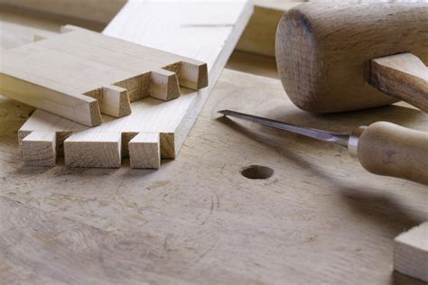 A good understanding of woodworking joints is essential if you want the projects you're building to last. Types of Joints and When to Use Them | WoodworkingTalk.com