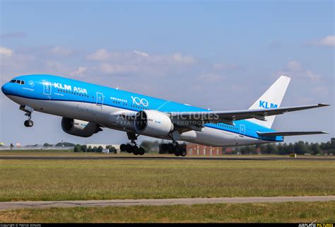 Ph Bql Klm Asia Boeing 777 200er At Amsterdam Schiphol Photo Id