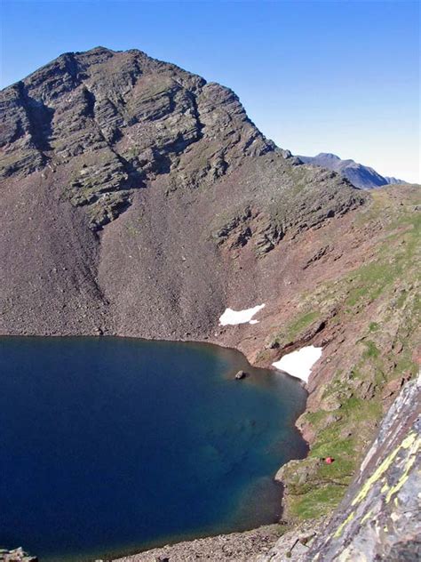 Blau is the german and catalan word for the color blue. Estany Blau - Carlit