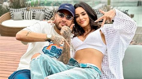 Bruna Biancardi E Neymar Postam As Primeiras Fotos Com A Filha Mavie Confira