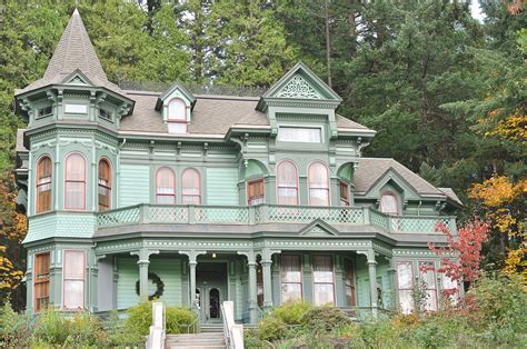 Explore The Historic Shelton Mcmurphey Johnson House In Eugene Oregon