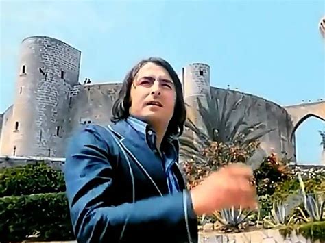 Acordes de libre, nino bravo: Nino Bravo - Un Beso Y Una Flor - YouTube