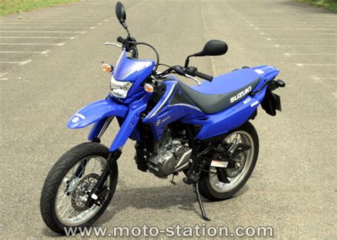 Hyena tekee customoituja grafiikoita ja tarroja suzuki dr 125 sm in crystal. Suzuki DR 125 SM : SM sans violence - Motostation