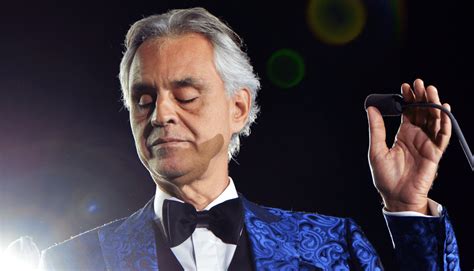 Andrea Bocelli Invita Figlia Sul Palco Cantano E Devo Darmi Un Pizzicotto