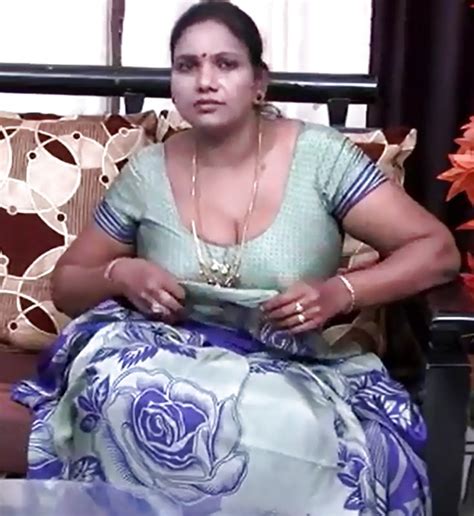 Desi Tamil Housewife Remove Saree Blouse Pic साड़ी में