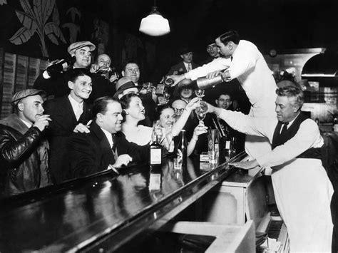 1919 Photo Of Crowded New York Bar Moments Before Wartime Prohibition