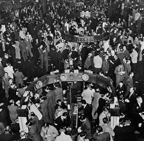 Der absturz der weltwirtschaft 1929 riss millionen in den bankrott. Börsencrash 1929: In drei Stunden verpufften vier ...