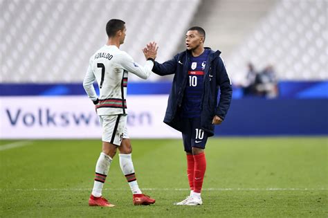 Em 2021 torschützenkönig wetten & quoten. 90PLUS | EM 2021 | Kane, Mbappe, Ronaldo & co.: Wer wird ...