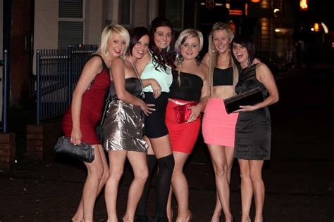 How Much Flesh Should Girls Show On A Night Out Uk
