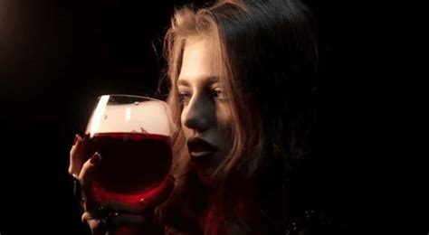 20 Thoughts That Cross My Mind While Getting Wine Drunk