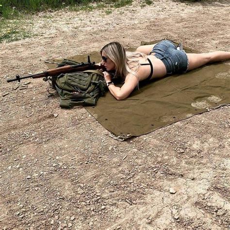 Women In Combat Tumbrl Girls Hunting Girls Tough Girl Female Soldier Military Women Big