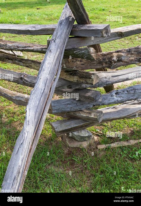 Farm Split Rail Fence Hi Res Stock Photography And Images Alamy