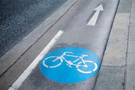 Premium Photo Bike Lane Symbol Vienna