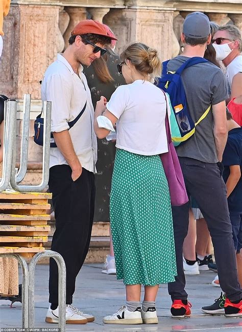 James Norton And Girlfriend Imogen Poots Kiss As They Enjoy A Romantic Gondola Ride In Venice