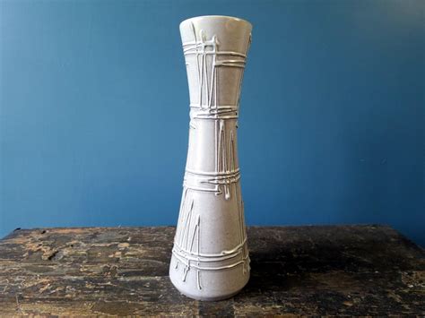 Unusual Mid Century Tall Grey Vase With ‘heart Beat Relief Glaze 1035