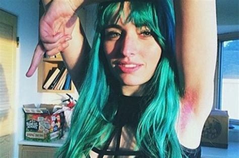 Women Are Dyeing Their Armpit Hair Tons Of Fun Colors Dyed Armpit Hair Dyed Hair Hair
