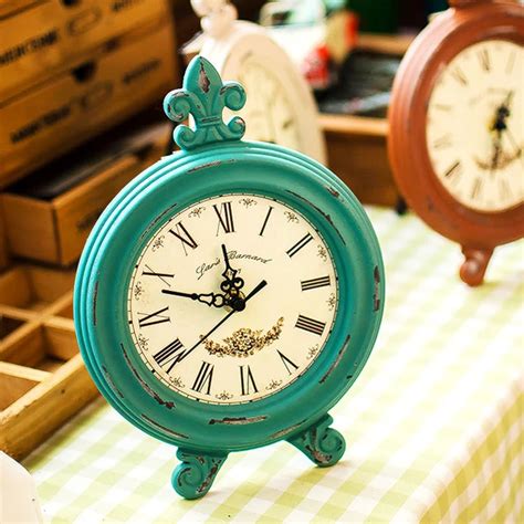 Retro Style Vintage Wooden Table Clock Desk Clock Ornament Home Decor