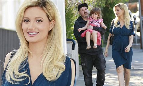 Holly Madison Announces Pregnancy With Husband Pasquale Rotella Daily Mail Online