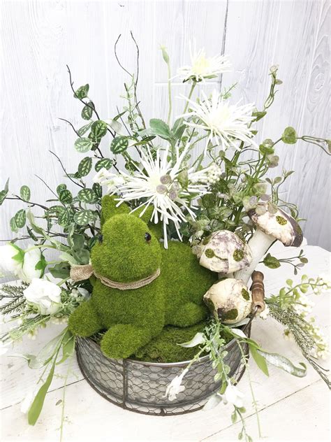 This Darling Green Easter Bunny Floral Arrangement Makes The Perfect