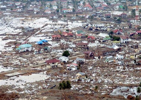The tsunami was the deadliest in recorded history, taking 230,000 lives in a matter of hours. Tsunami 2004: i luoghi del disastro dieci anni dopo ...