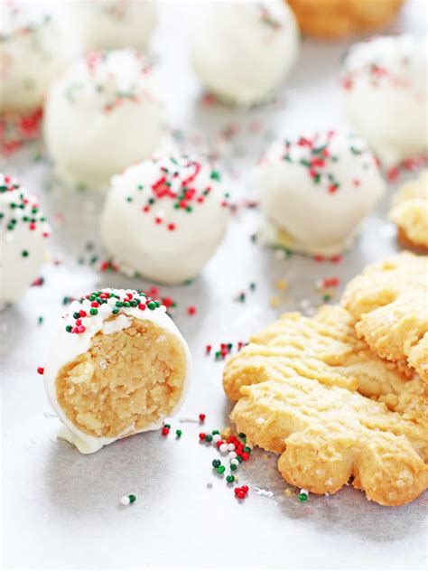 Christmas wreath cookies are made from cornflakes mixed in a marshmallow coating and speckled with cinnamon candies. Christmas Cookies - Easy Christmas Recipes - The 36th AVENUE