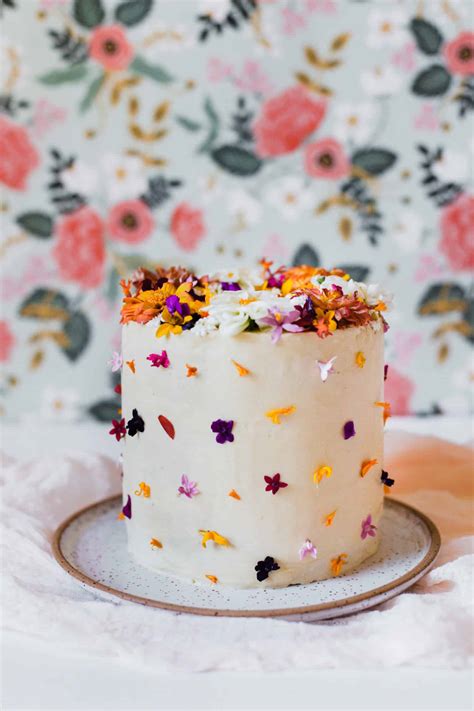 For safety's sake never guess what flowers are edible. Tips for Using Edible Flowers on Cake - A Beautiful Mess