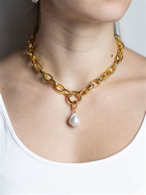Gold Chunky Chain Necklace White Baroque Pearl Pendant Necklace