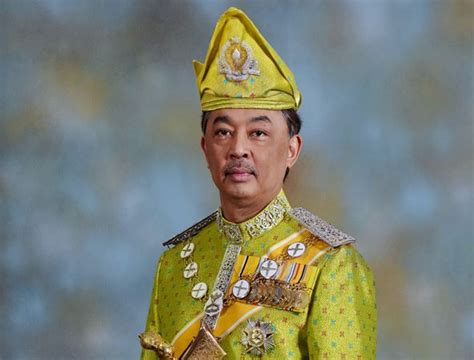 Baginda adalah anak keempat daripada ketika berusia 20 tahun, tengku abdullah sultan ahmad shah dilantik pemangku raja pahang pada 28 april 1979 selepas ayahandanya, sultan. Sultan Abdullah Dimasyhur Sebagai Sultan Pahang