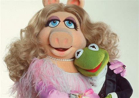 Kermit The Frog And Miss Piggy Break Up Just In Time For New ‘muppets