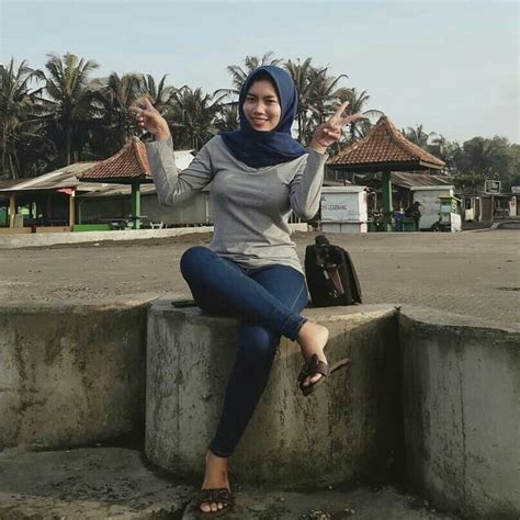 beautiful hijab beautiful women morden dress hijab jeans hijabi indonesian big boobs