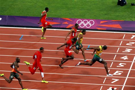 Usain Bolt Of Jamaica Defends Gold In 100 Meters The New York Times