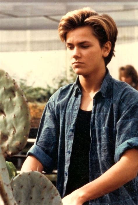 Последние твиты от river phoenix (@riverphoenix8). from Russia with love (via ebay) | Cantantes de rock ...