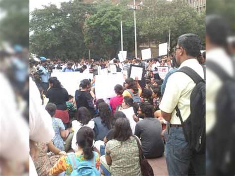Journalists And Political Parties Protest Against Mumbai Gang Rape