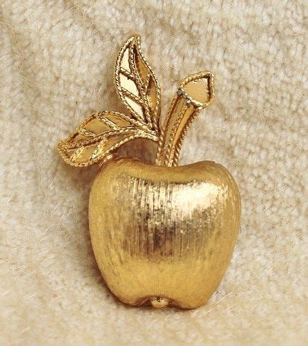 Vintage Avon 1974 Gilded Gold Apple Figural Brooch Pin Vintage Avon