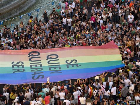 las mejores imágenes de la manifestación del orgullo en madrid