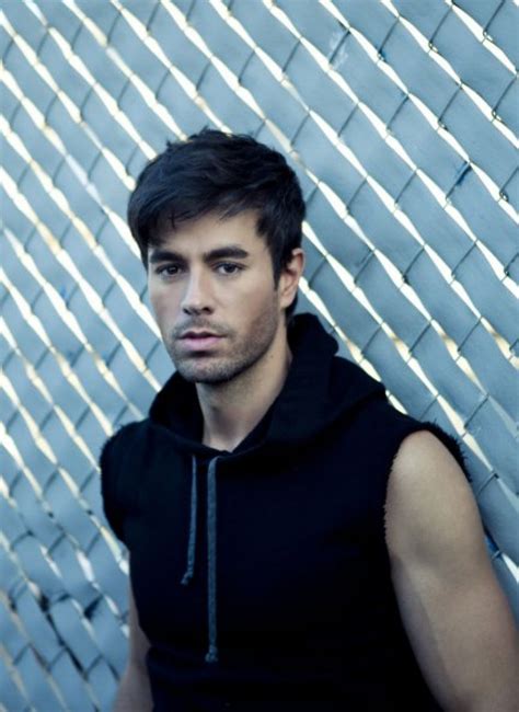 Enrique Iglesias Protagoniza Un Divertido Vídeo Con Su Hijo